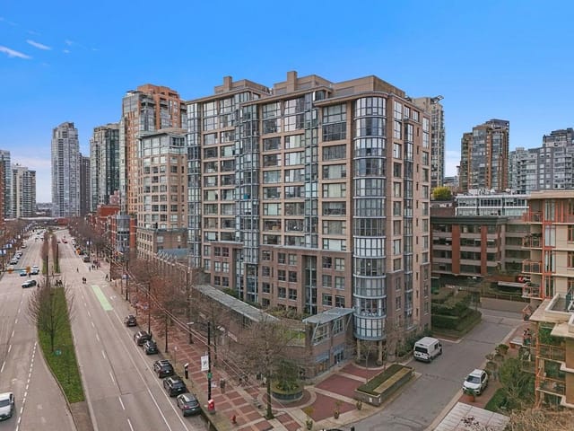 Apartment for sale in Vancouver, Vancouver West, 404 238 Alvin Narod Mews, 263114261 | Realtylink.org