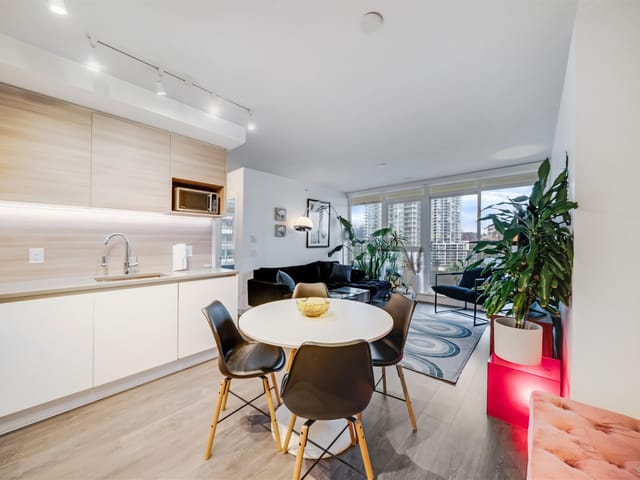 Apartment for sale in Coquitlam, Coquitlam, 1204 525 Foster Avenue, 263114289 | Realtylink.org