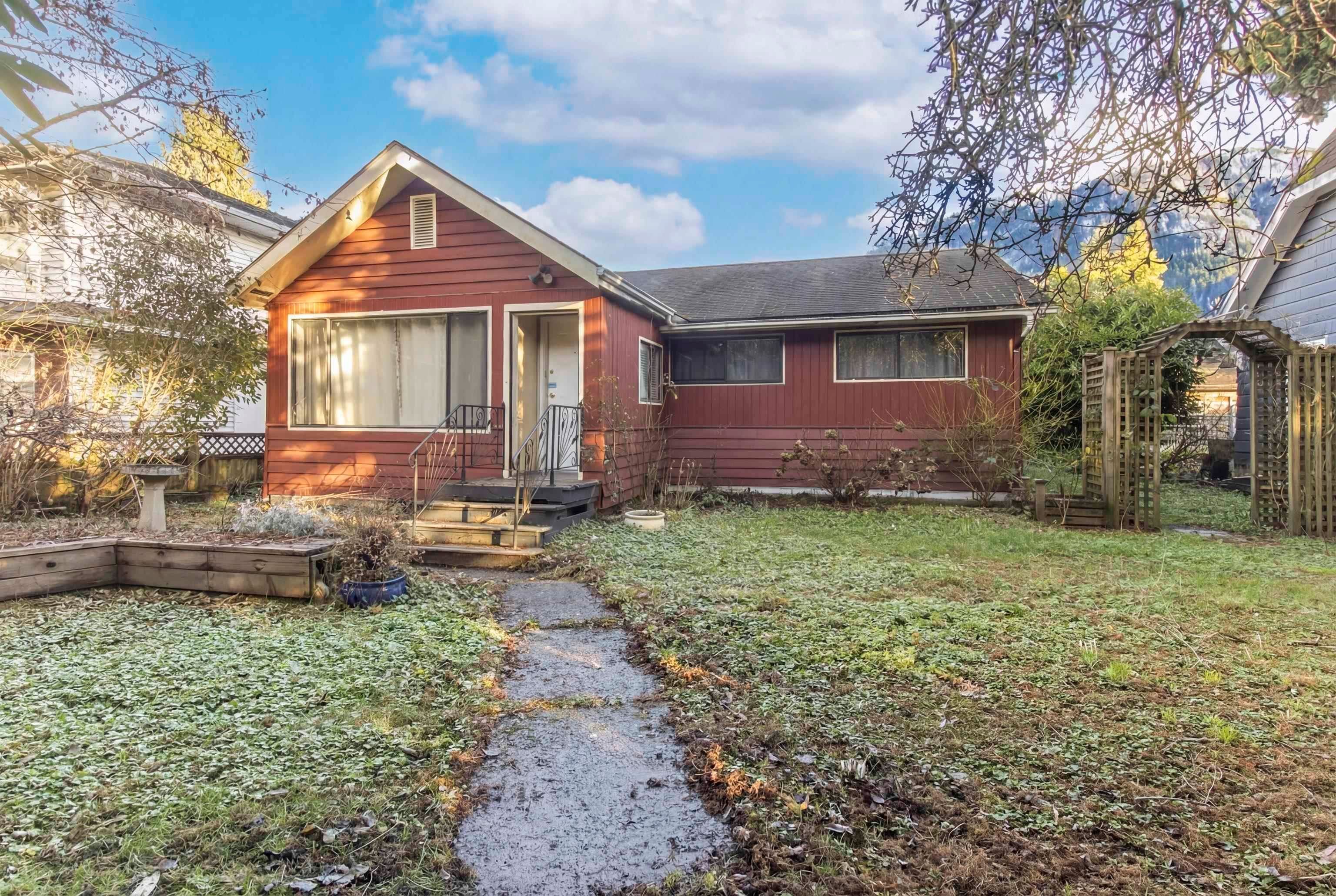 House for sale in Squamish, Squamish, 37970 Fifth Avenue, 263114352 | Realtylink.org