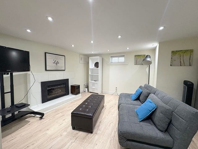 House for rent in White Rock, South Surrey White Rock, 13220 16 Avenue, 263114392 | Realtylink.org