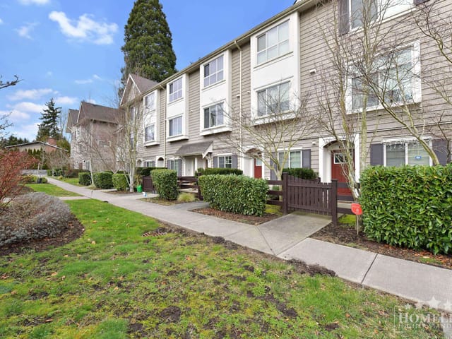 Townhouse for rent in Surrey, South Surrey White Rock, 14 1708 King George Boulevard, 263114459 | Realtylink.org