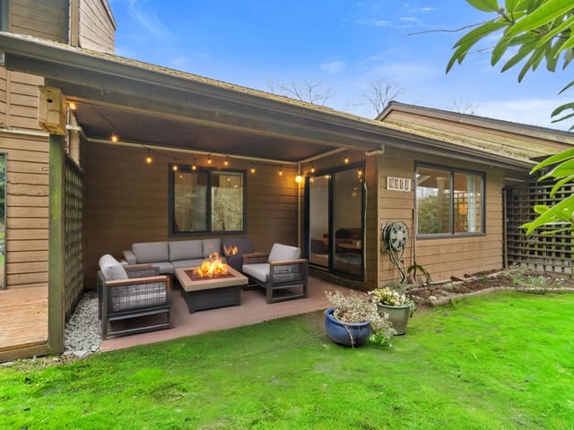 Townhouse for sale in Burnaby, Burnaby South, 4208 Garden Grove Drive, 263114478 | Realtylink.org