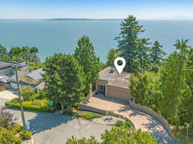 House for sale in Surrey, South Surrey White Rock, 13102 13 Avenue, 263114508 | Realtylink.org