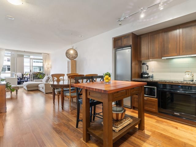 Apartment for sale in Vancouver, Vancouver West, 608 2228 W Broadway, 263114523 | Realtylink.org