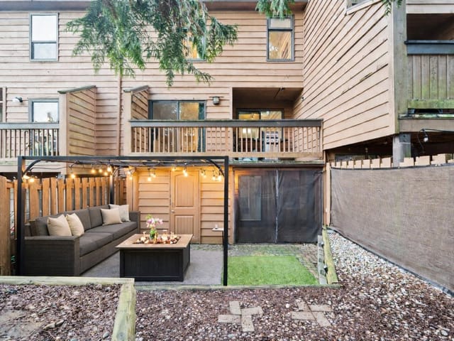 Townhouse for sale in Port Moody, Port Moody, 216 Cambridge Way, 263114577 | Realtylink.org