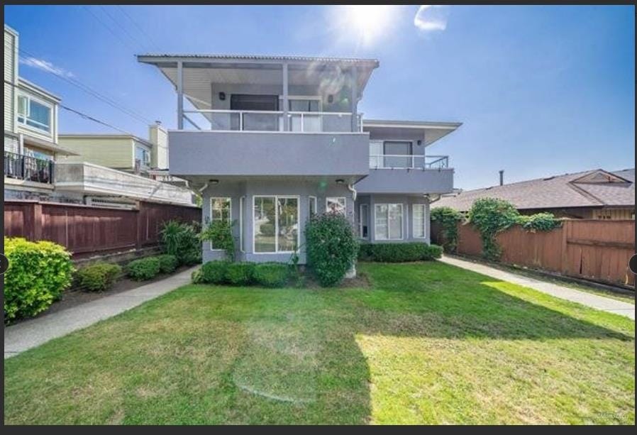 1/2 Duplex for sale in North Vancouver, North Vancouver, 215 W 18th Street, 263114632 | Realtylink.org