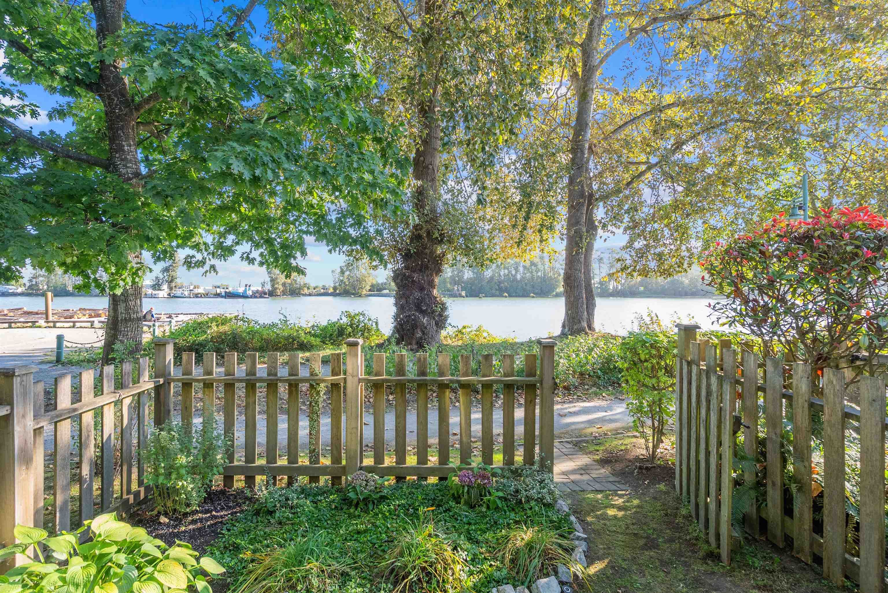 Townhouse for sale in Vancouver, Vancouver East, 1 8581 Jellicoe Street, 263114728 | Realtylink.org