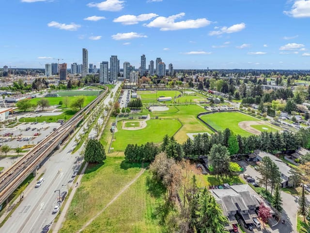 Apartment for sale in Surrey, North Surrey, 2404 10777 University Drive, 263114854 | Realtylink.org