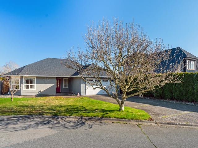 House for sale in Surrey, South Surrey White Rock, 1071 King George Boulevard, 263114963 | Realtylink.org