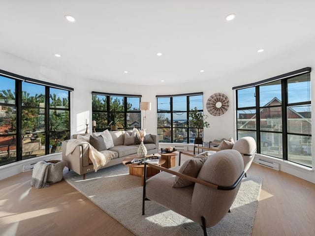 Apartment for sale in West Vancouver, West Vancouver, 101 2412 Haywood Avenue, 263115163 | Realtylink.org