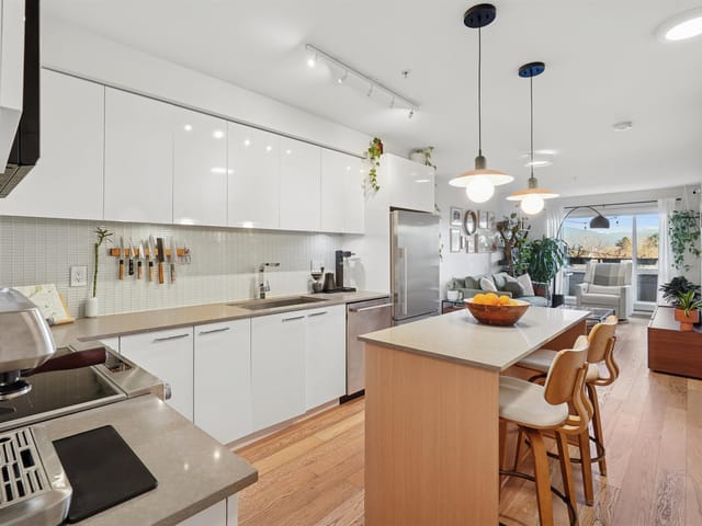 Apartment for sale in Vancouver, Vancouver East, 206 233 Kingsway, 263115207 | Realtylink.org