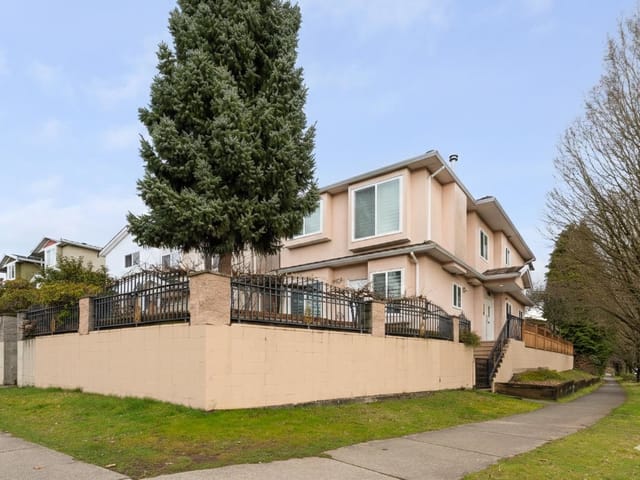 House for sale in Vancouver, Vancouver East, 2423 E 4th Avenue, 263115377 | Realtylink.org