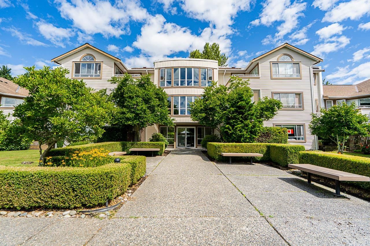 Apartment for sale in White Rock, South Surrey White Rock, 212 15991 Thrift Avenue, 263115522 | Realtylink.org