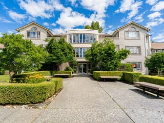 Apartment for sale in White Rock, South Surrey White Rock, 212 15991 Thrift Avenue, 263115522 | Realtylink.org