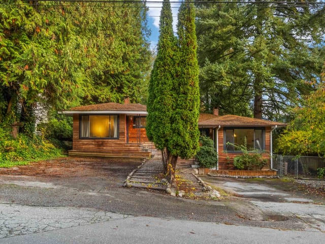 Duplex for sale in Port Moody, Port Moody, 2028 Columbia Street, 263115604 | Realtylink.org