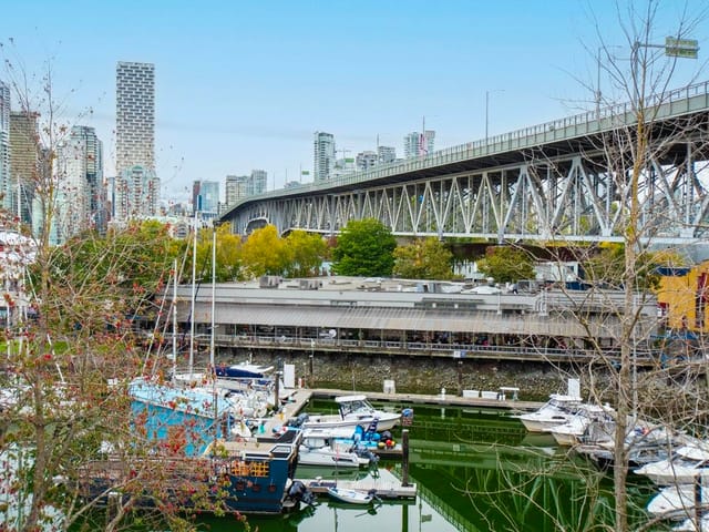 Apartment for sale in Vancouver, Vancouver West, 404 1502 Island Park Walk, 263115773 | Realtylink.org