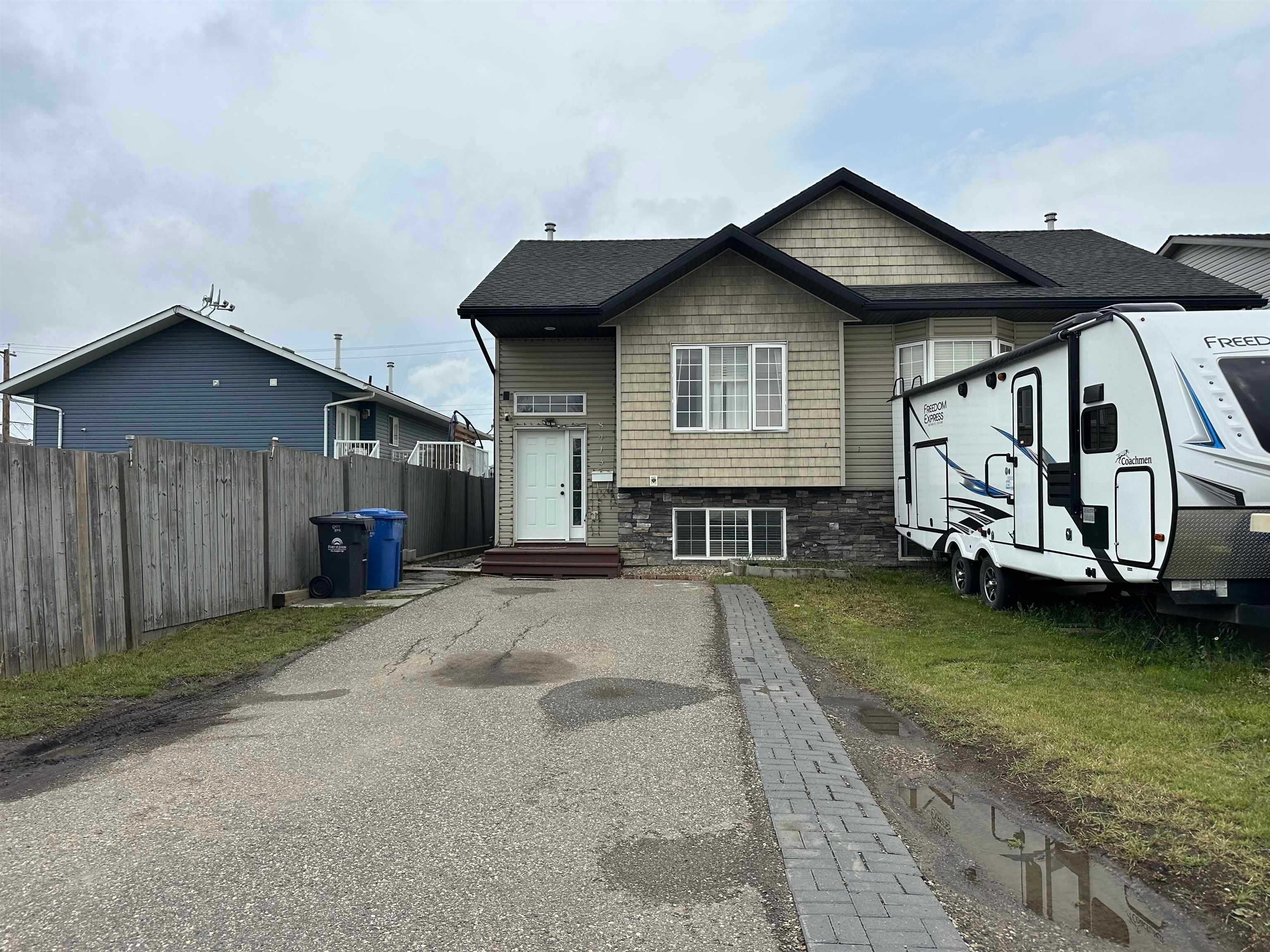 1/2 Duplex for sale in Fort St. John, Fort St. John, 8413 87 Street, 263115783 | Realtylink.org
