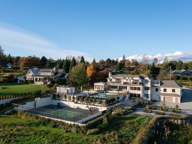 House for sale in Surrey, South Surrey White Rock, 18238 20 Avenue, 263115836 | Realtylink.org