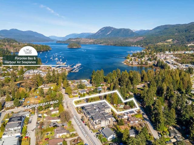 House for sale in Sechelt, Sunshine Coast, 5694 Wharf Avenue, 263115874 | Realtylink.org