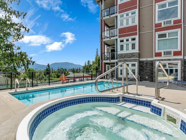 Apartment for sale in Abbotsford, Abbotsford, 408 2242 Whatcom Road, 263116042 | Realtylink.org
