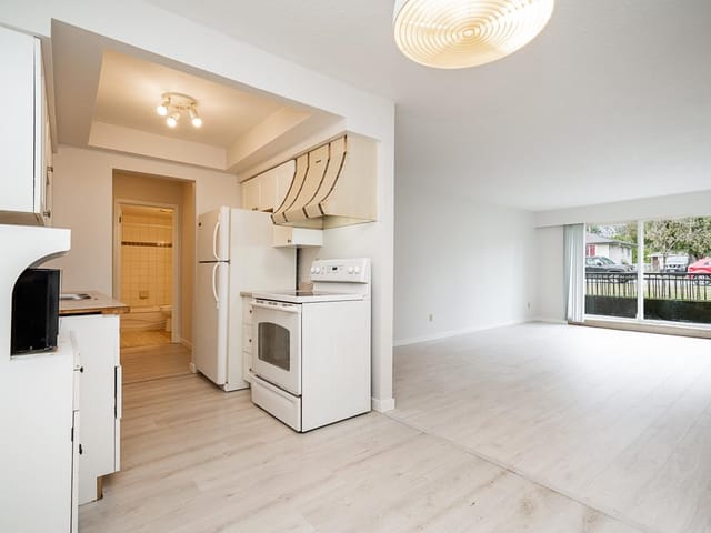 Apartment for sale in Abbotsford, Abbotsford, 106 33956 Essendene Avenue, 263116076 | Realtylink.org