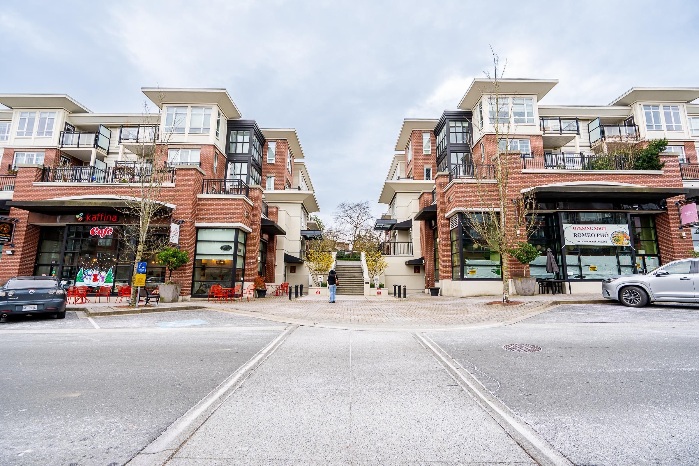 Apartment for sale in Surrey, South Surrey White Rock, 303 2950 King George Boulevard, 263116079 | Realtylink.org