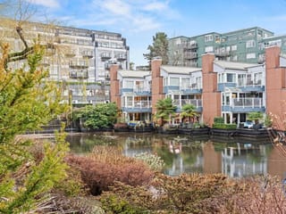 Apartment for sale in Vancouver, Vancouver West, 105 1502 Island Park Walk, 263116189 | Realtylink.org