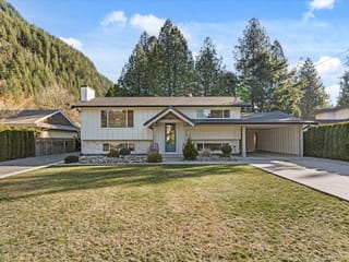 House for sale in Harrison Hot Springs, Harrison Lake, 540 Naismith Avenue, 263116255 | Realtylink.org