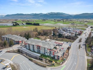 Apartment for sale in Abbotsford, Abbotsford, 217 2242 Whatcom Road, 263116260 | Realtylink.org