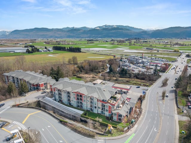 Apartment for sale in Abbotsford, Abbotsford, 217 2242 Whatcom Road, 263116260 | Realtylink.org