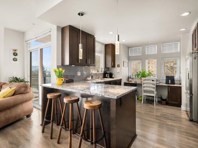 Apartment for sale in Abbotsford, Abbotsford, 217 2242 Whatcom Road, 263116260 | Realtylink.org