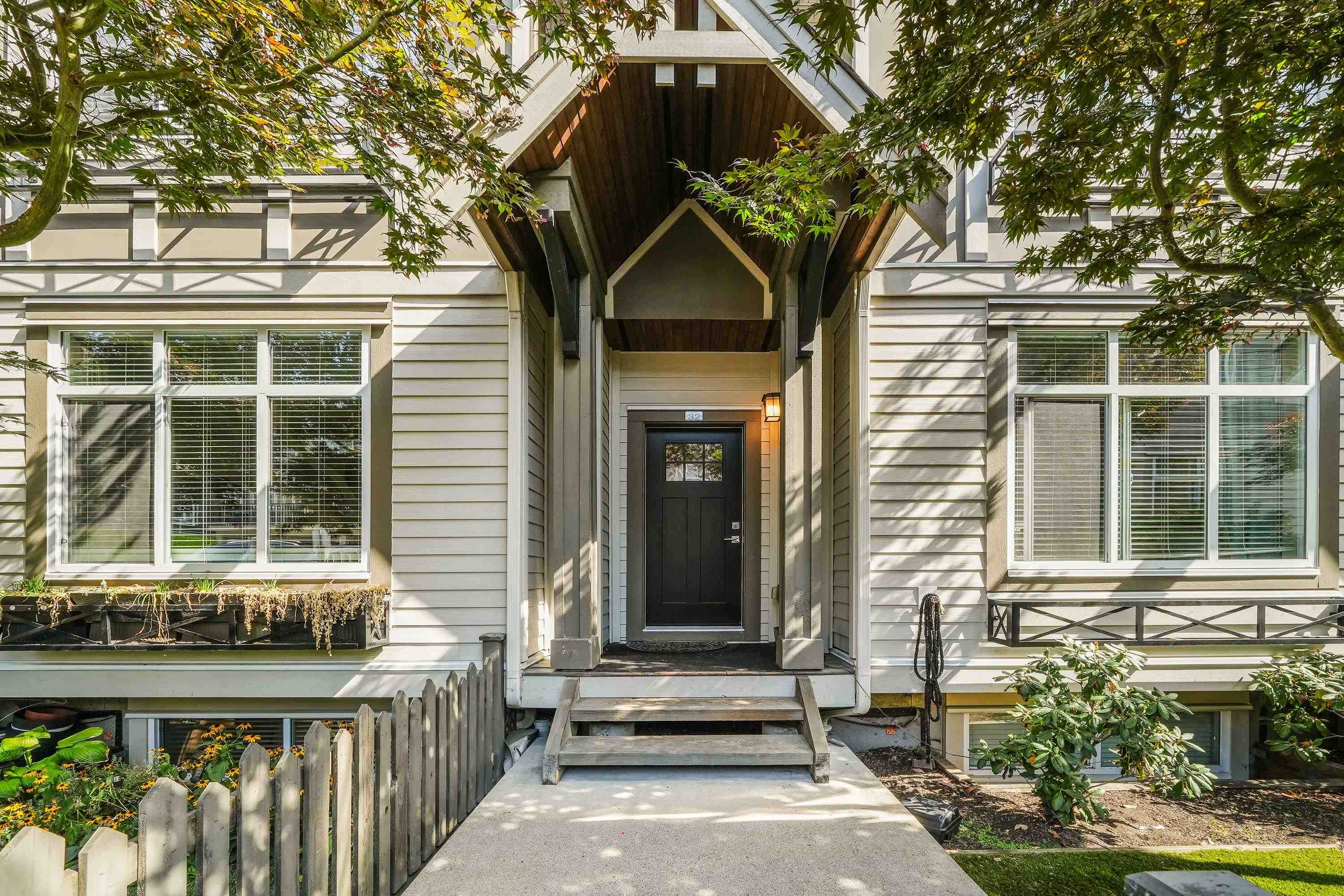 Townhouse for sale in Surrey, Cloverdale, 32 6588 195a Street, 263116285 | Realtylink.org