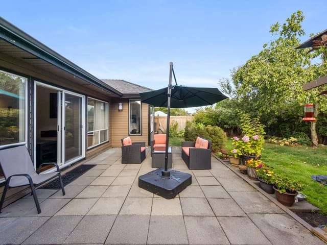 House for sale in Surrey, South Surrey White Rock, 14098 20 Avenue, 263116465 | Realtylink.org