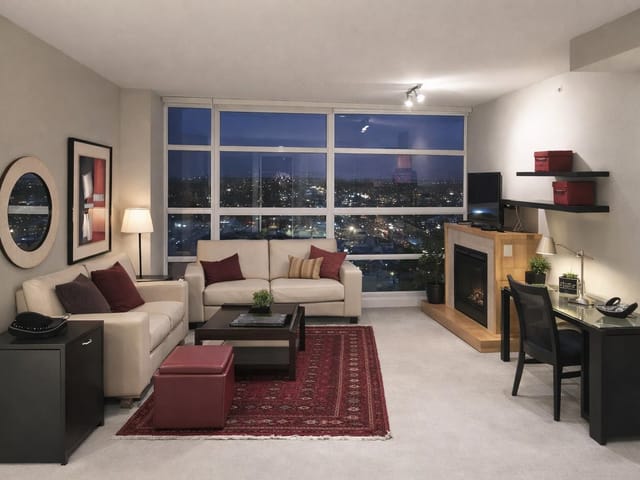 Apartment for sale in White Rock, South Surrey White Rock, 1705 15152 Russell Avenue, 263116562 | Realtylink.org