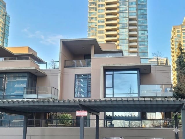 Townhouse for sale in Burnaby, Burnaby North, TH2 2077 Rosser Avenue, 263116563 | Realtylink.org