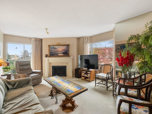Apartment for sale in White Rock, South Surrey White Rock, 111 1442 Foster Street, 263116676 | Realtylink.org