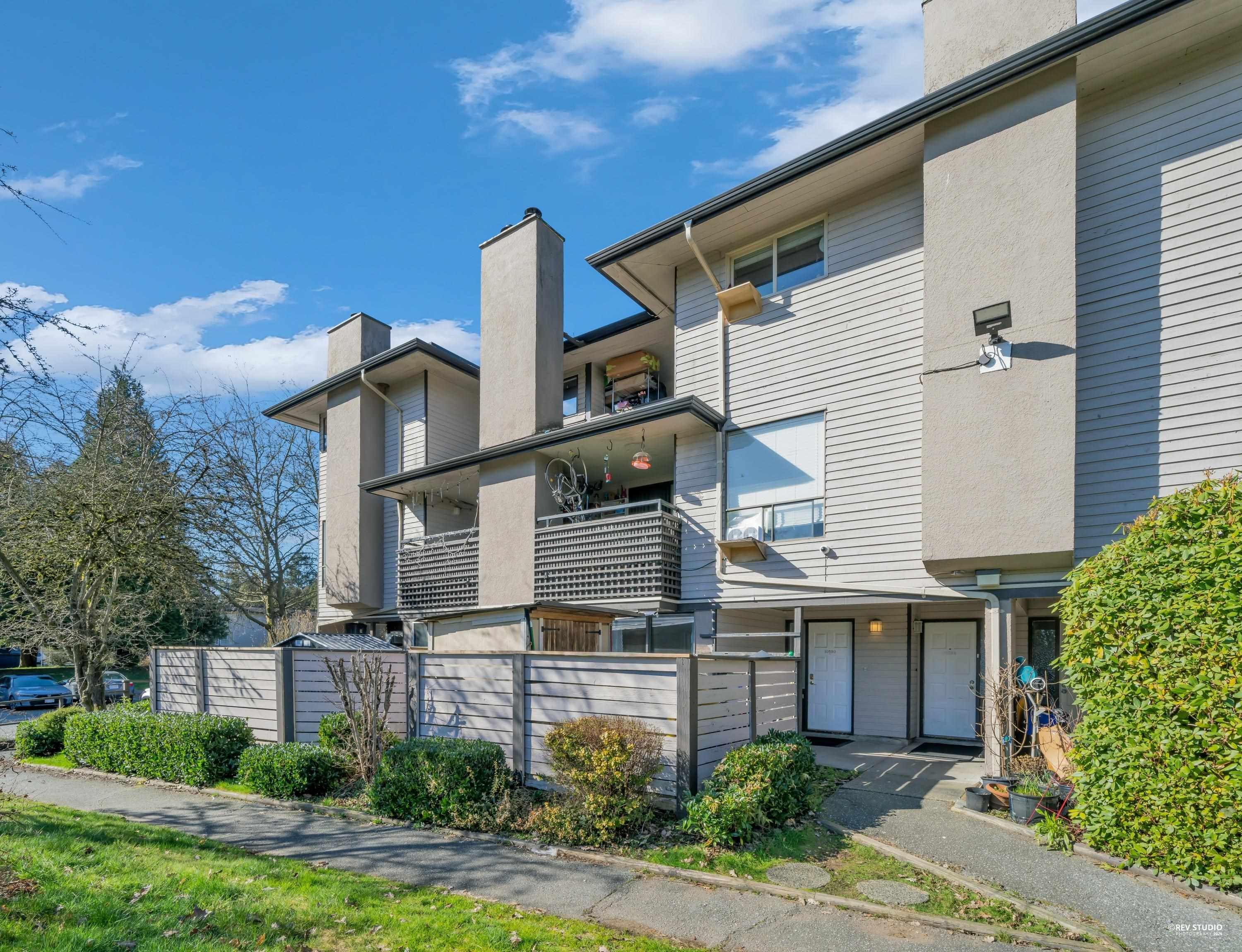 Townhouse for sale in Surrey, North Surrey, 10590 Holly Park Lane, 263116679 | Realtylink.org