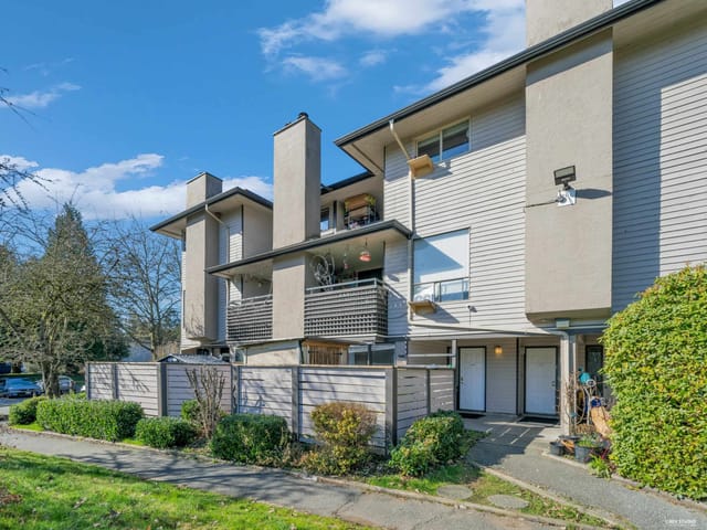 Townhouse for sale in Surrey, North Surrey, 10590 Holly Park Lane, 263116679 | Realtylink.org
