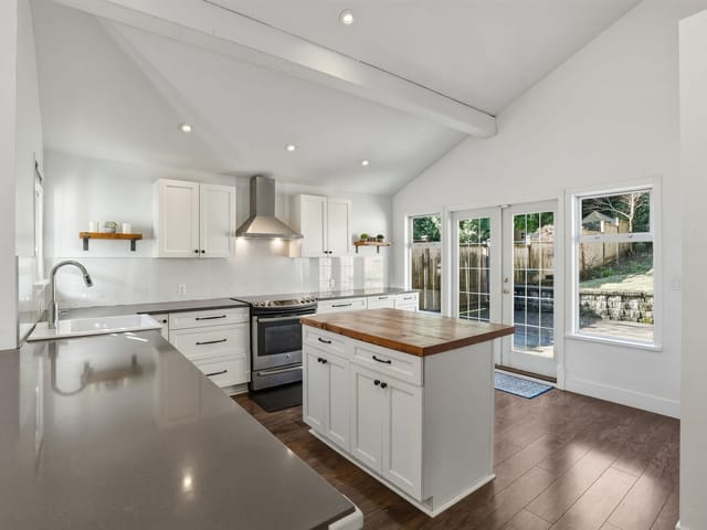 House for sale in North Vancouver, North Vancouver, 3015 Royal Avenue, 263116686 | Realtylink.org