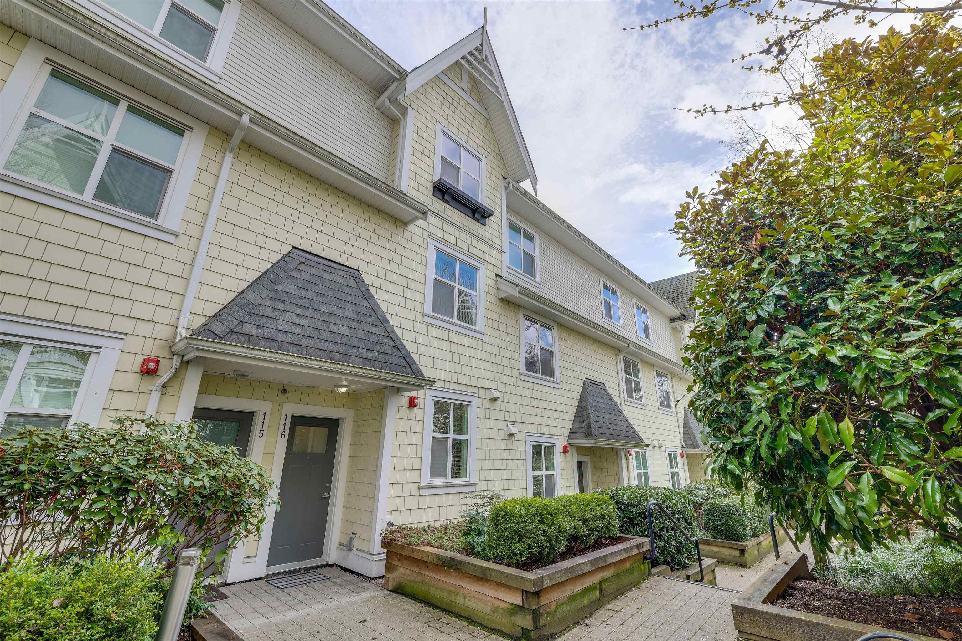 Townhouse for sale in Burnaby, Burnaby East, 116 7250 18th Avenue, 263116724 | Realtylink.org