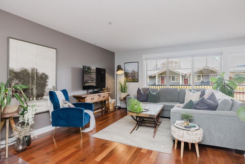 Apartment for sale in Gibsons, Sunshine Coast, 105 414 Gower Point Road, 263116737 | Realtylink.org