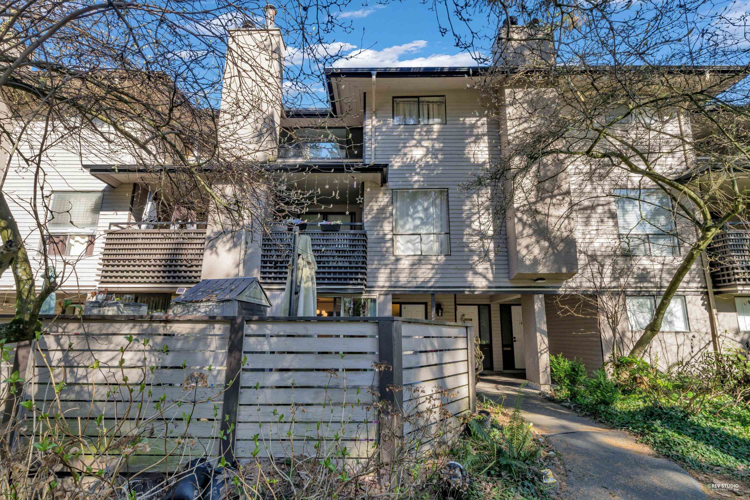 Townhouse for sale in Surrey, North Surrey, 14826 Holly Park Lane, 263116738 | Realtylink.org