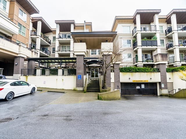 Apartment for sale in Surrey, North Surrey, 417 9655 King George Boulevard, 263117058 | Realtylink.org