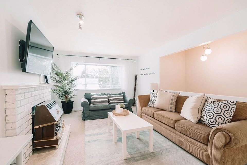 1/2 Duplex for rent in Surrey, South Surrey White Rock, 18xx King George Boulevard, 263117145 | Realtylink.org