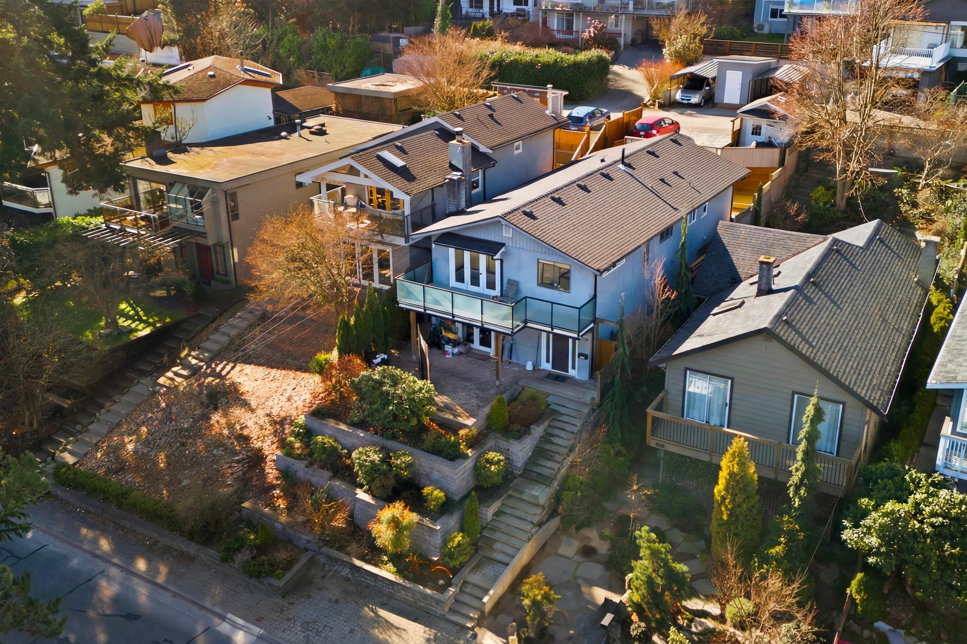 House for sale in North Vancouver, North Vancouver, 1911 Deep Cove Road, 263117172 | Realtylink.org