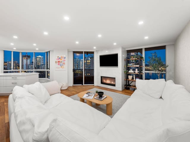 Apartment for sale in New Westminster, New Westminster, 1704 1245 Quayside Drive, 263117231 | Realtylink.org