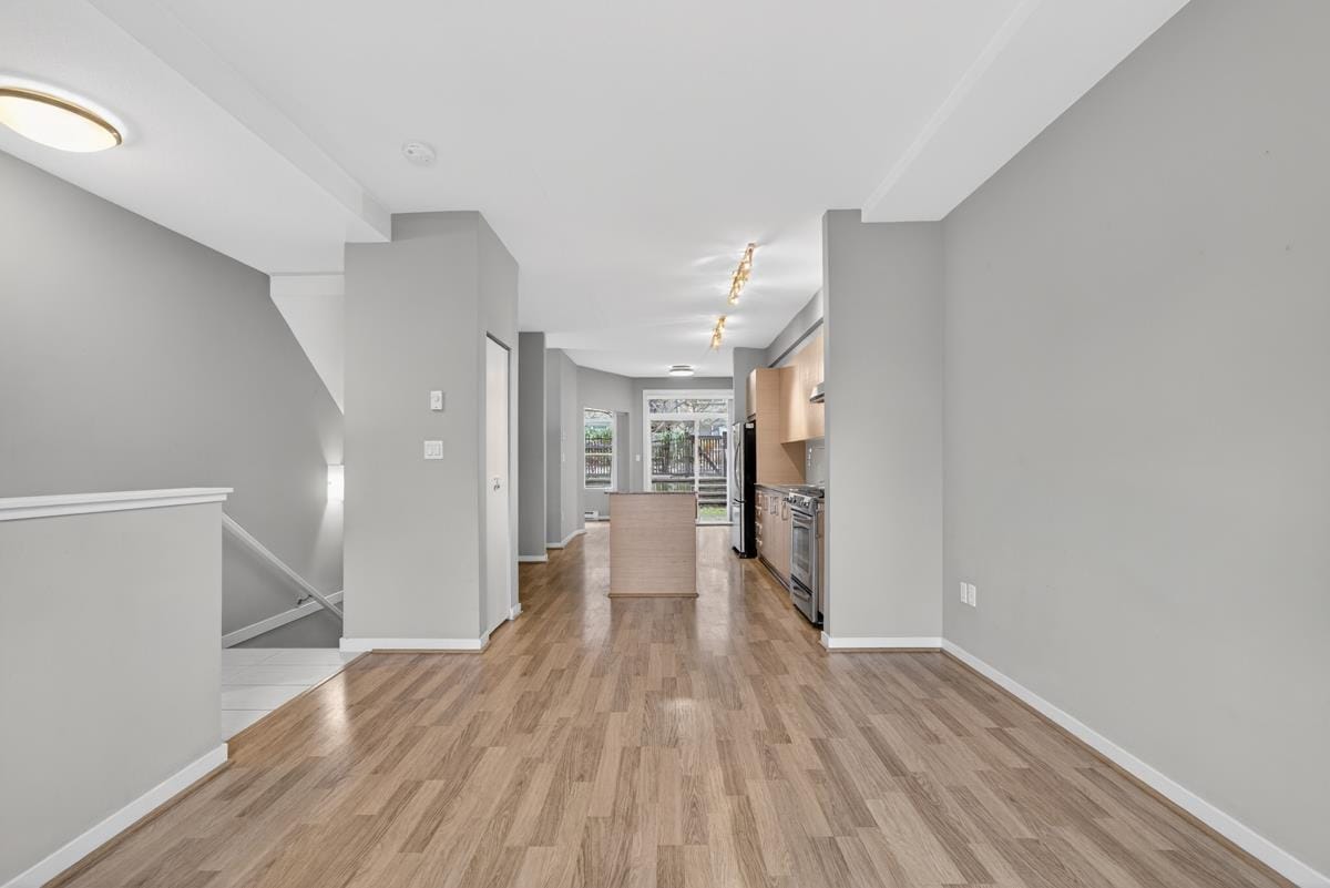 Townhouse for rent in Burnaby, Burnaby South, 7 5881 Irmin Street, 263117330 | Realtylink.org