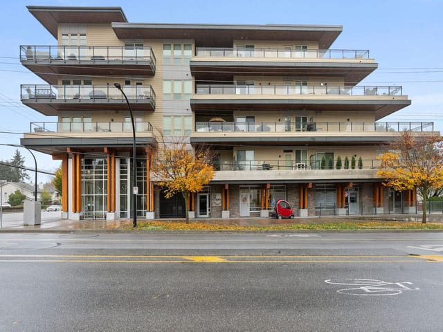 Apartment for sale in White Rock, South Surrey White Rock, 214 14022 North Bluff Road, 263117359 | Realtylink.org