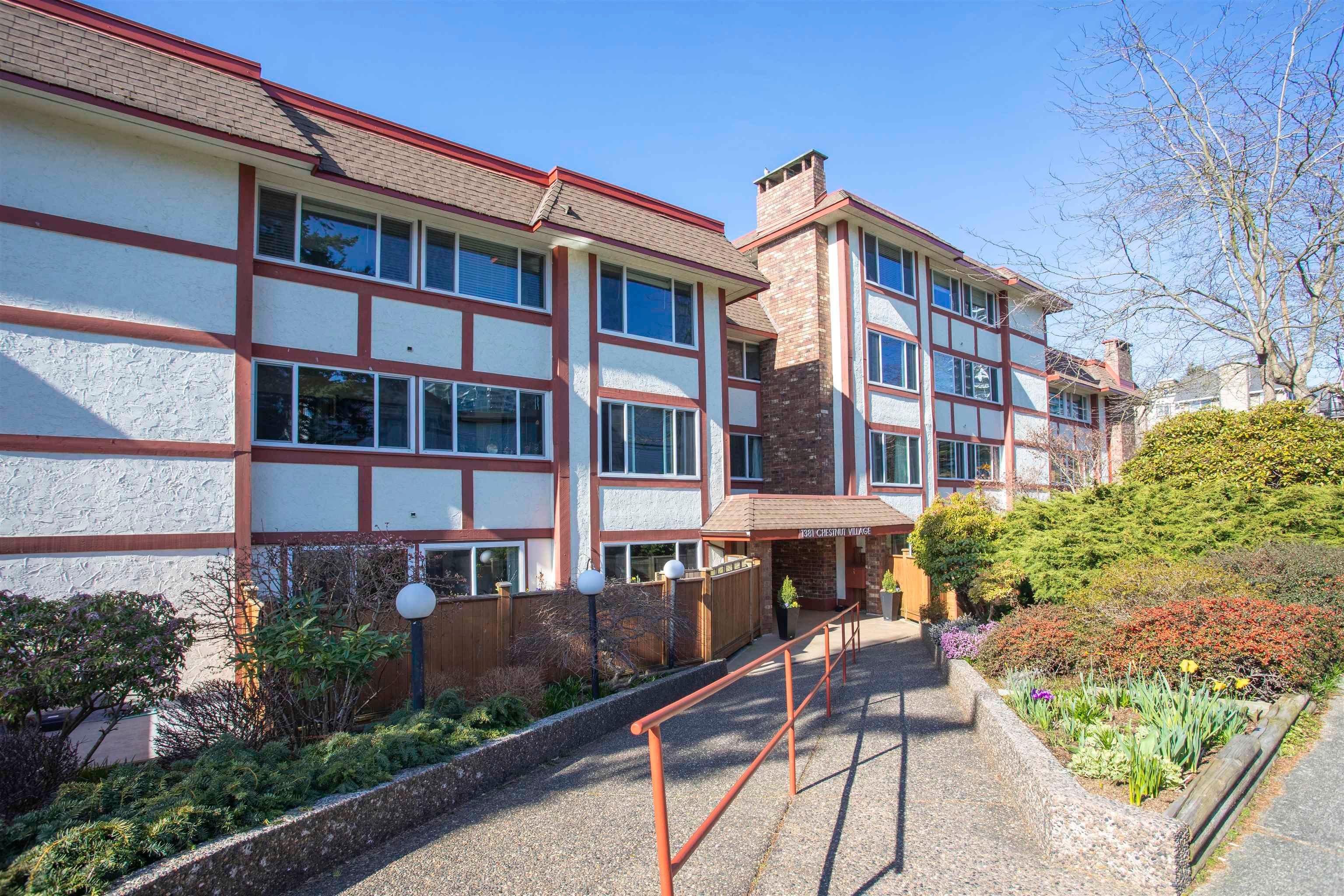 Apartment for sale in White Rock, South Surrey White Rock, 202 1381 Martin Street, 263117492 | Realtylink.org