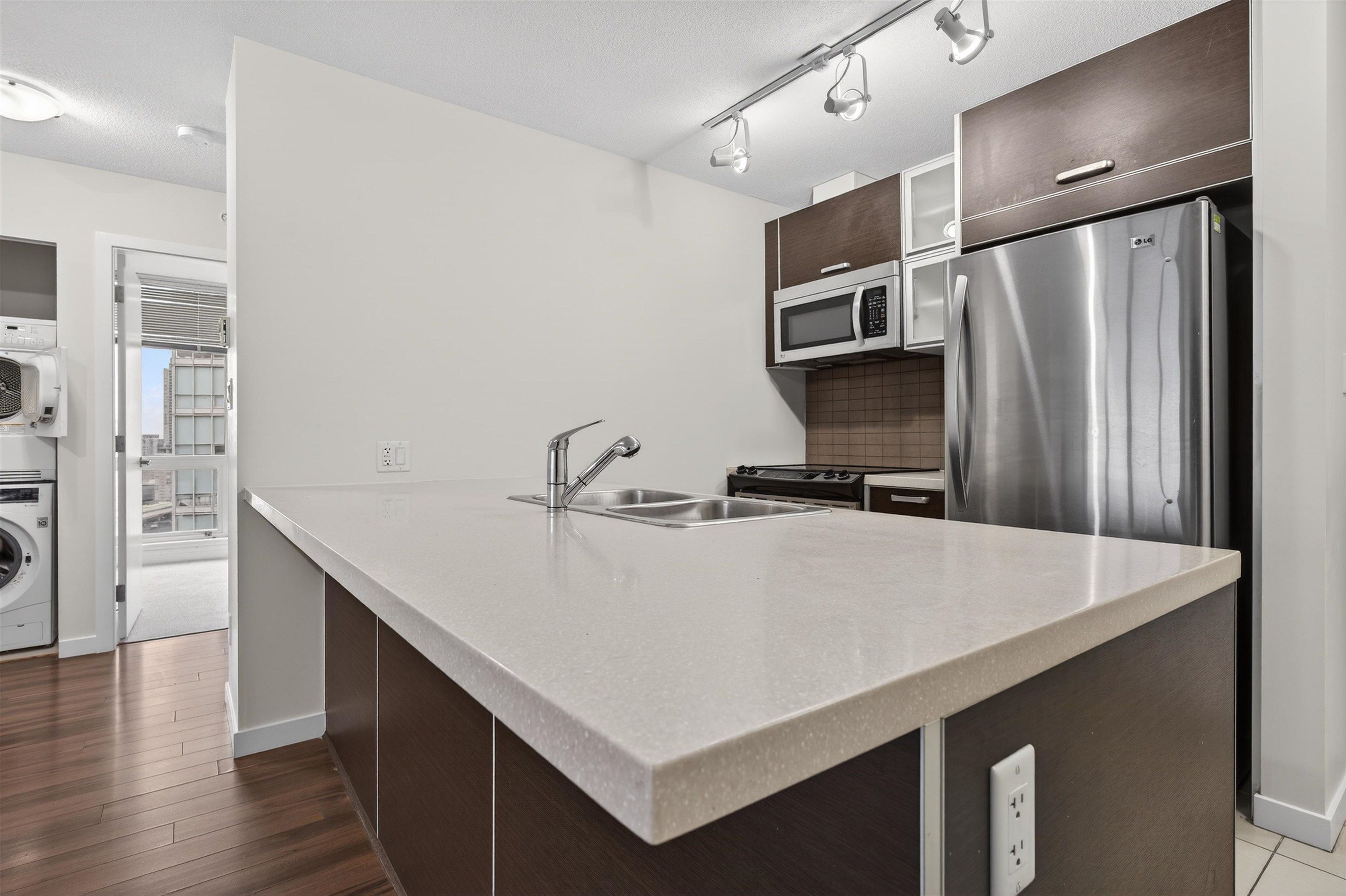 Apartment for sale in Surrey, North Surrey, 3109 9981 Whalley Boulevard, 263117548 | Realtylink.org